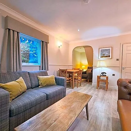 아파트 Derwent Manor & *